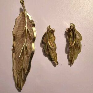 Vintage Gold-tone Leaf Brooch and Earring Set